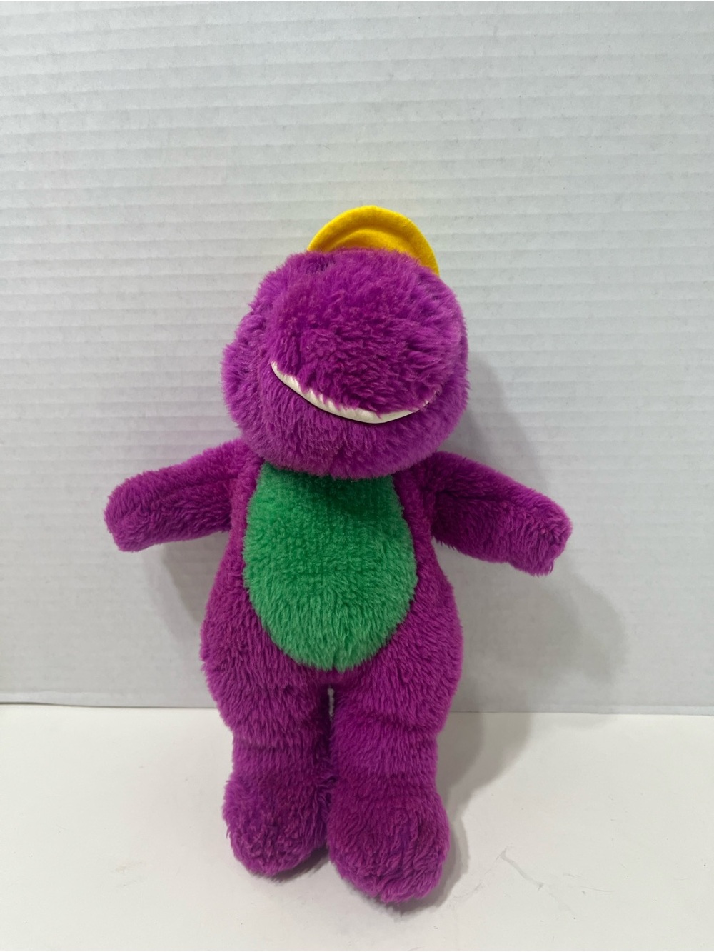 BARNEY Vibtage 90’s plush stuffed animal toy the purple dinosaur